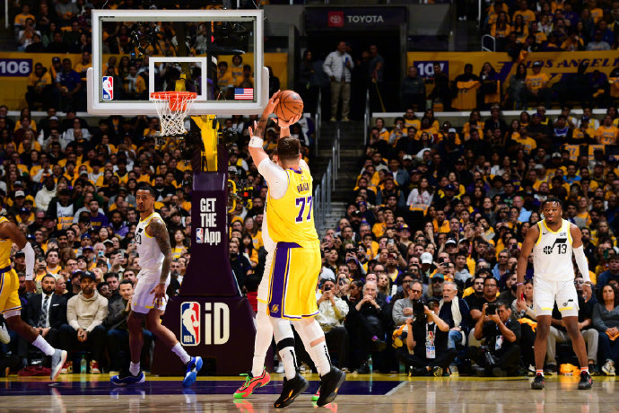 NBA常规赛 湖人 vs 掘金全场高清中文录像直播 (2025 年 02 月 23 日)